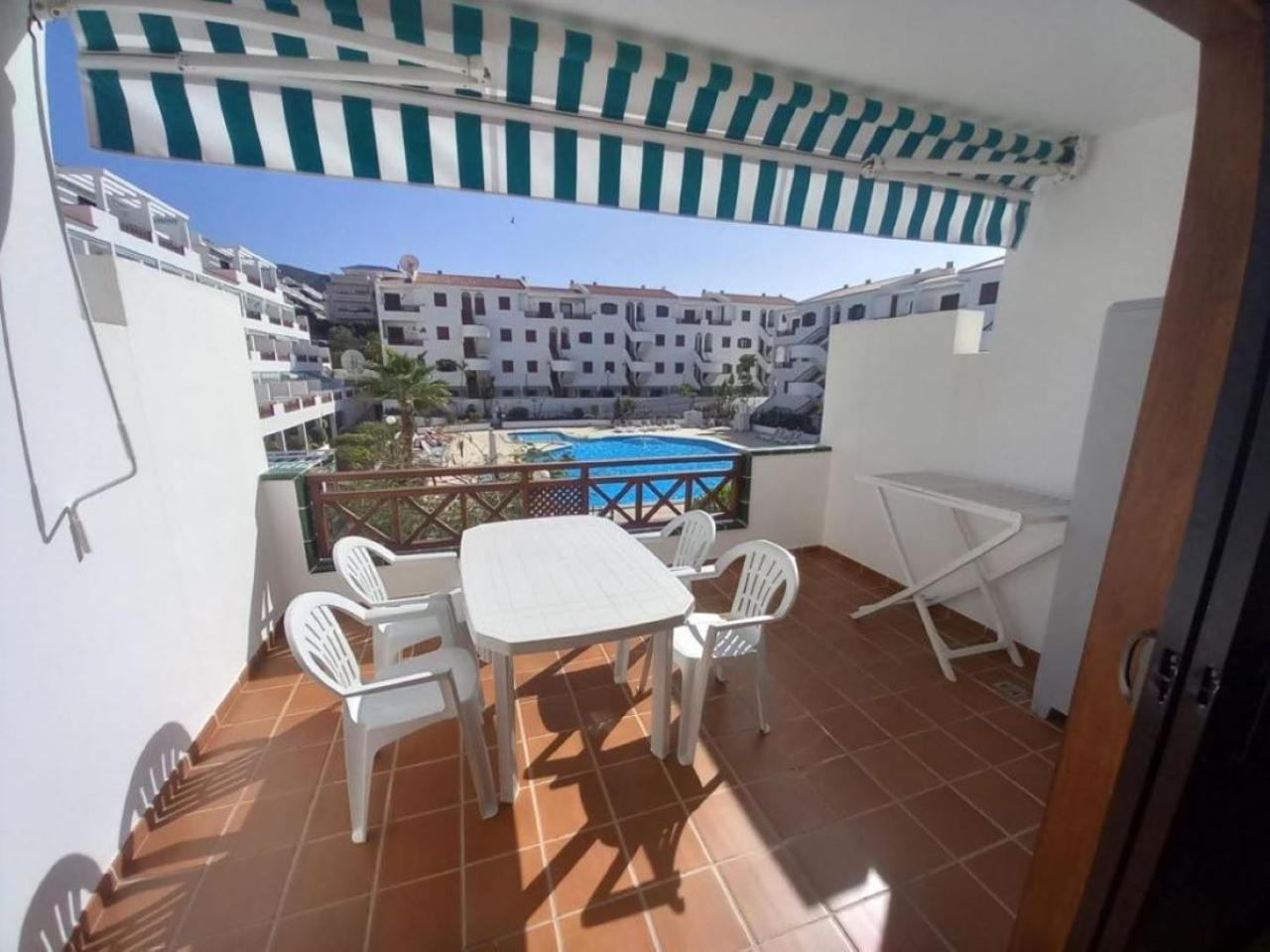 Victoria Court 2 - Lovely Apartment 65 Лос Кристианос Экстерьер фото