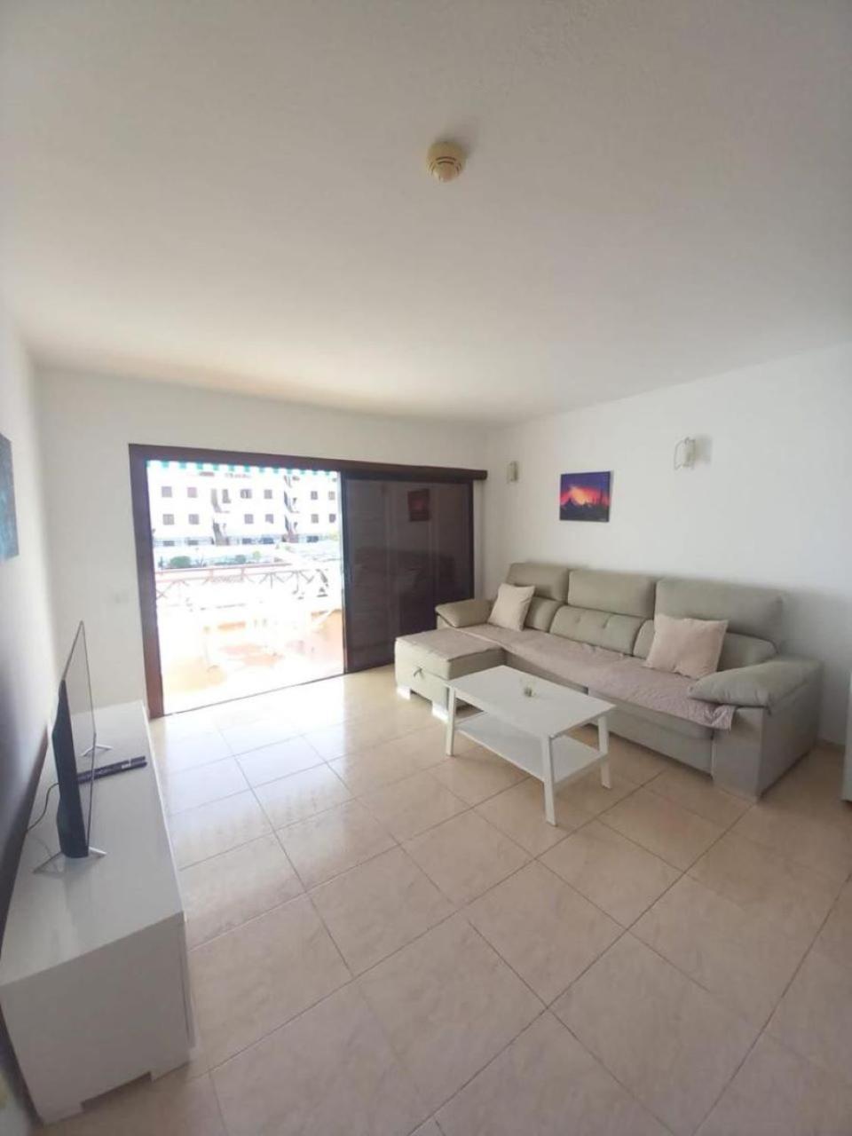 Victoria Court 2 - Lovely Apartment 65 Лос Кристианос Экстерьер фото