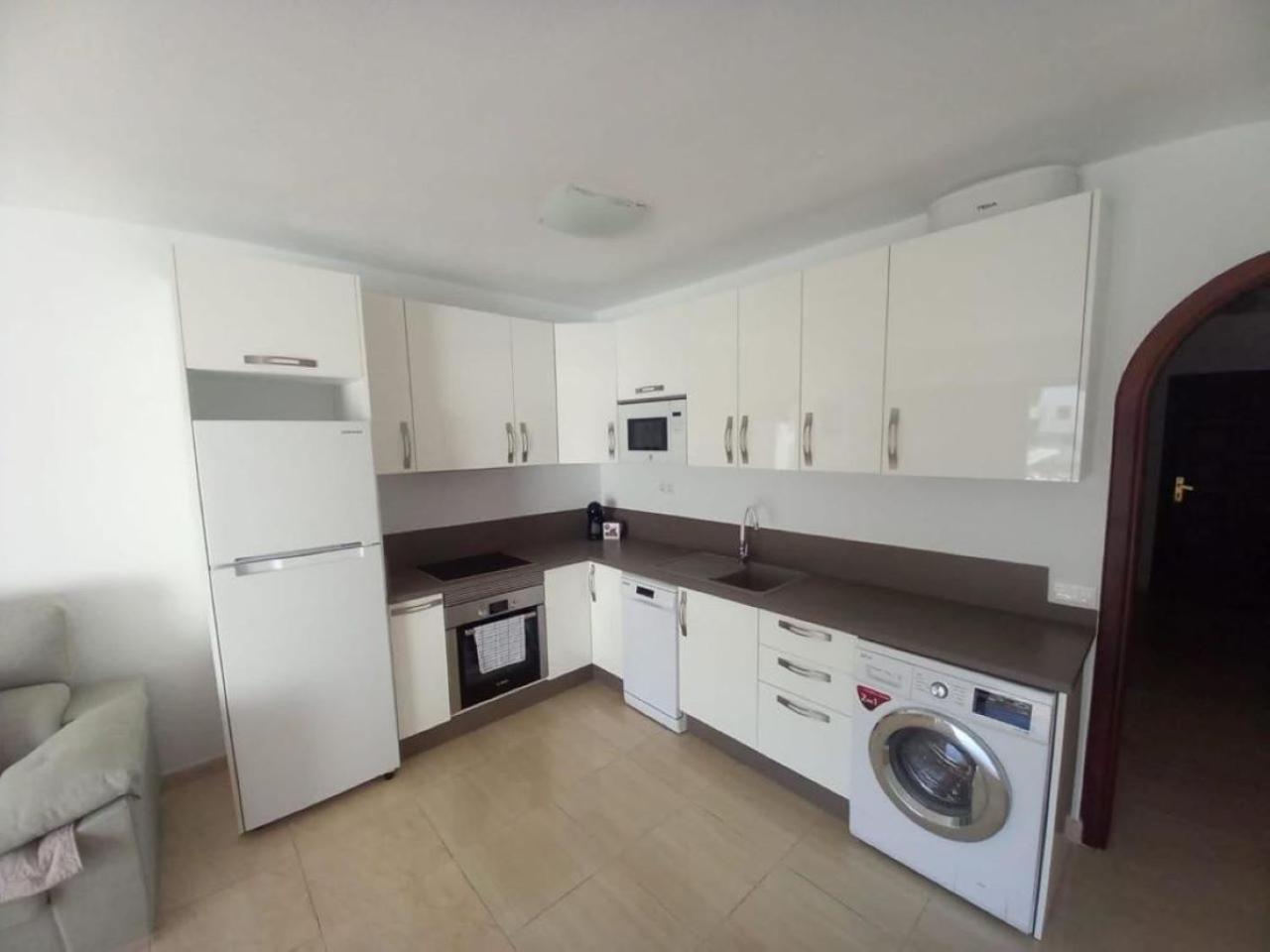 Victoria Court 2 - Lovely Apartment 65 Лос Кристианос Экстерьер фото